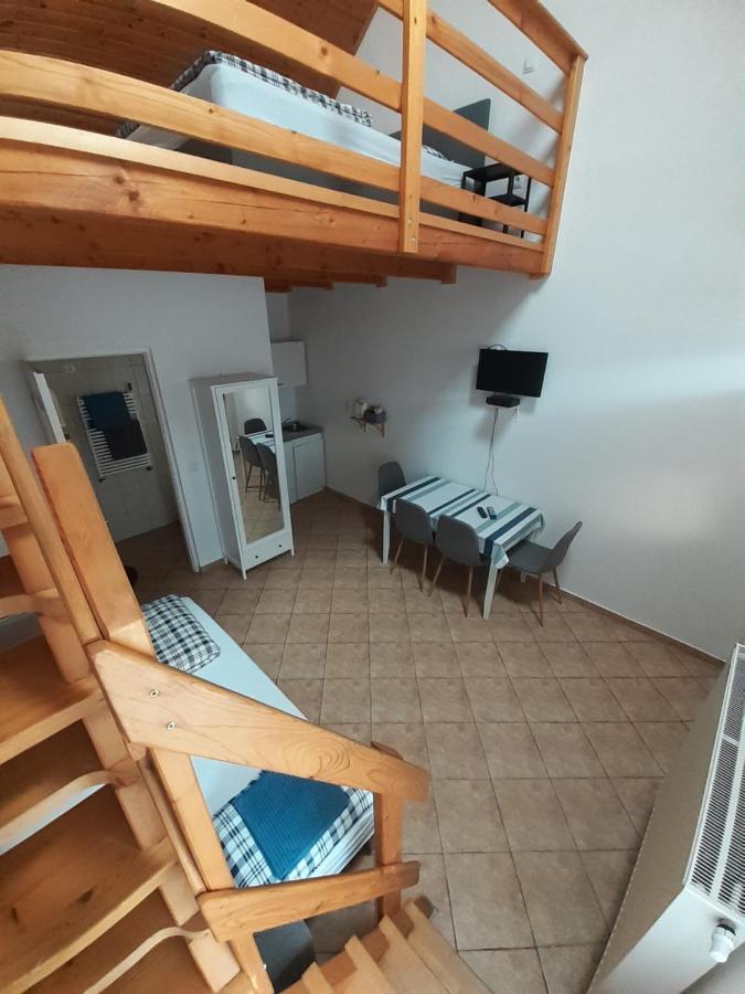 Polonia Apartman Appartement Egerszalók Buitenkant foto