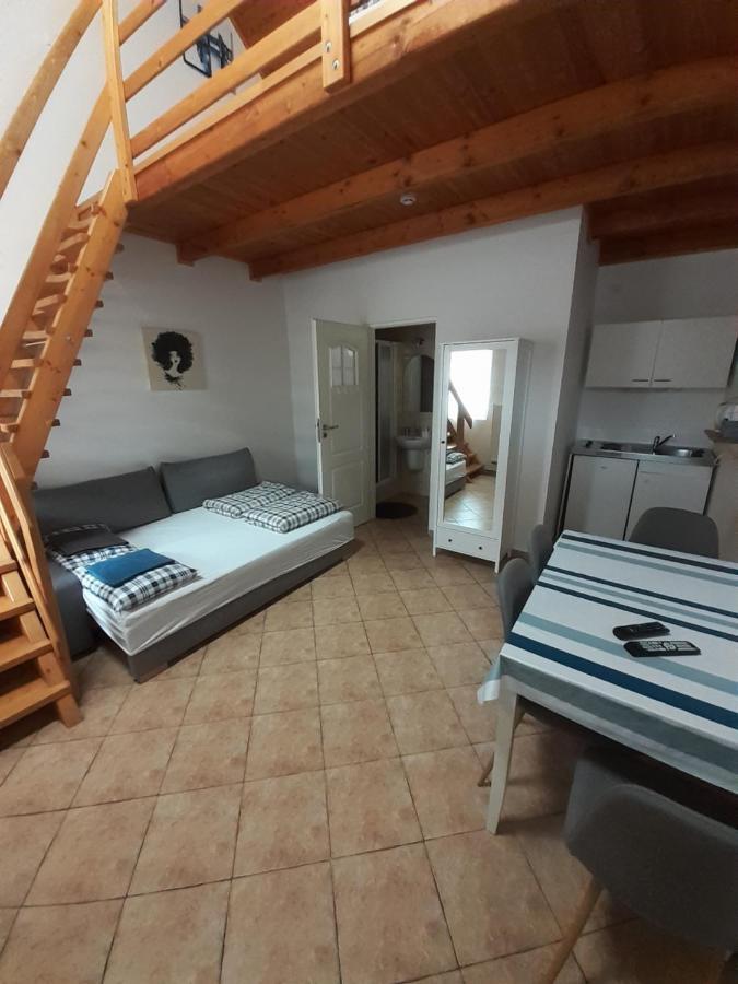 Polonia Apartman Appartement Egerszalók Buitenkant foto