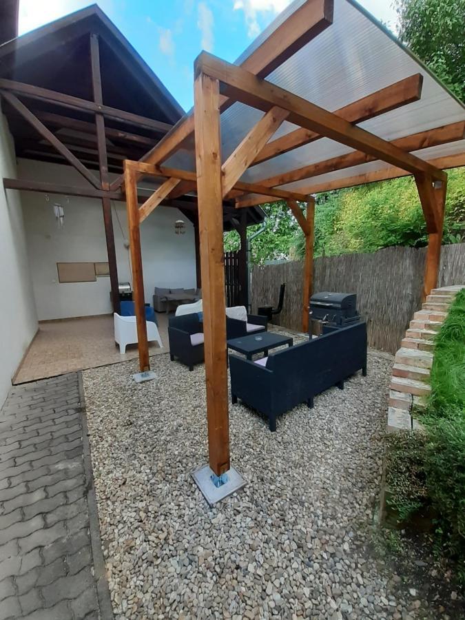 Polonia Apartman Appartement Egerszalók Buitenkant foto