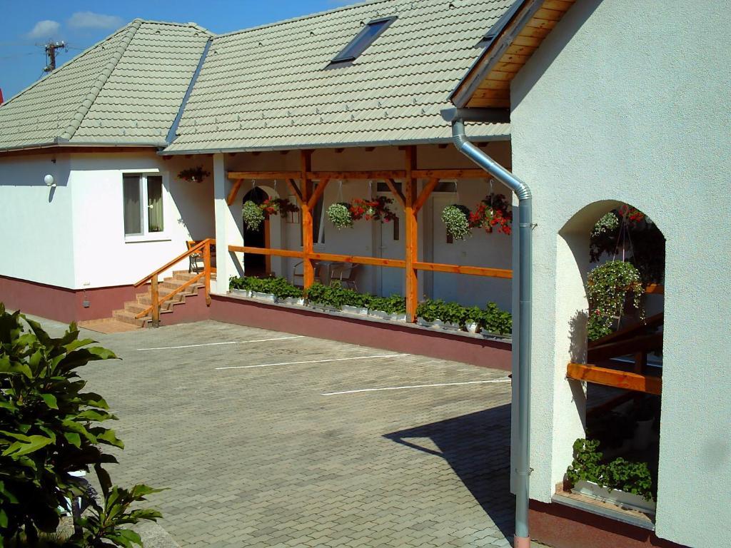 Polonia Apartman Appartement Egerszalók Buitenkant foto