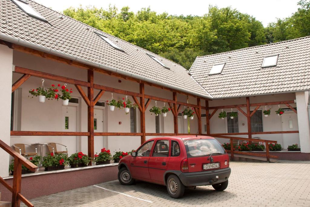 Polonia Apartman Appartement Egerszalók Buitenkant foto